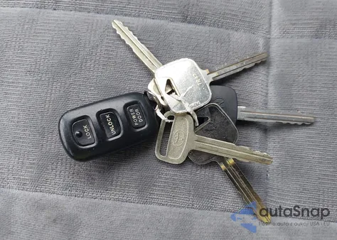 2001 Toyota Sienna Le z USA, uszkodzony, nr VIN 4T3ZF13C41U393368